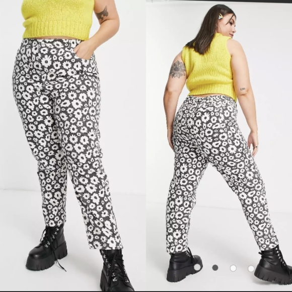ASOS Hi Rise Daisy Mom Jeans - Picture 1 of 11